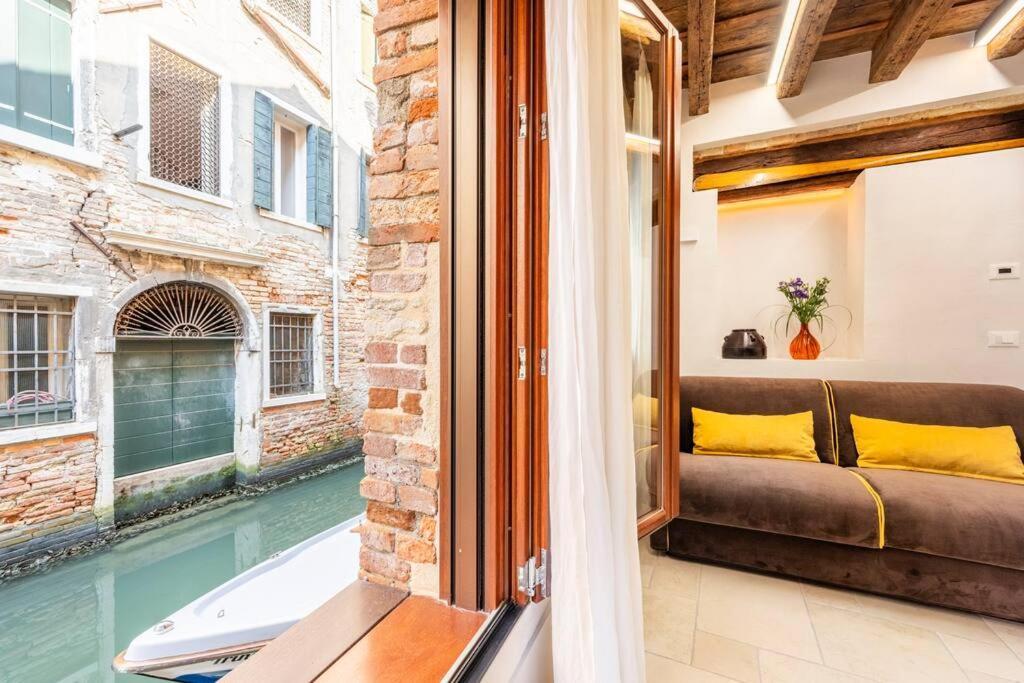 Dream'S Door With Canal View In Венеция Экстерьер фото