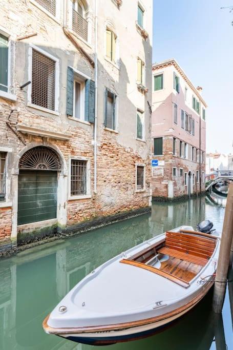 Dream'S Door With Canal View In Венеция Экстерьер фото