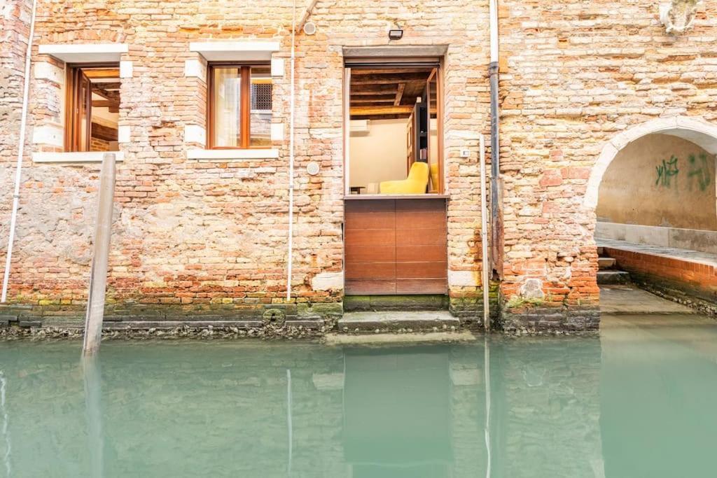 Dream'S Door With Canal View In Венеция Экстерьер фото